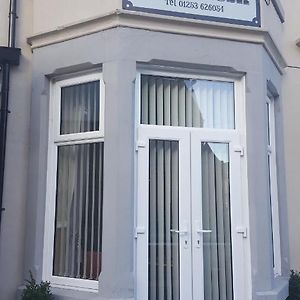 Ponderosa B&B With Free Onsite Parking And Breakfast Included